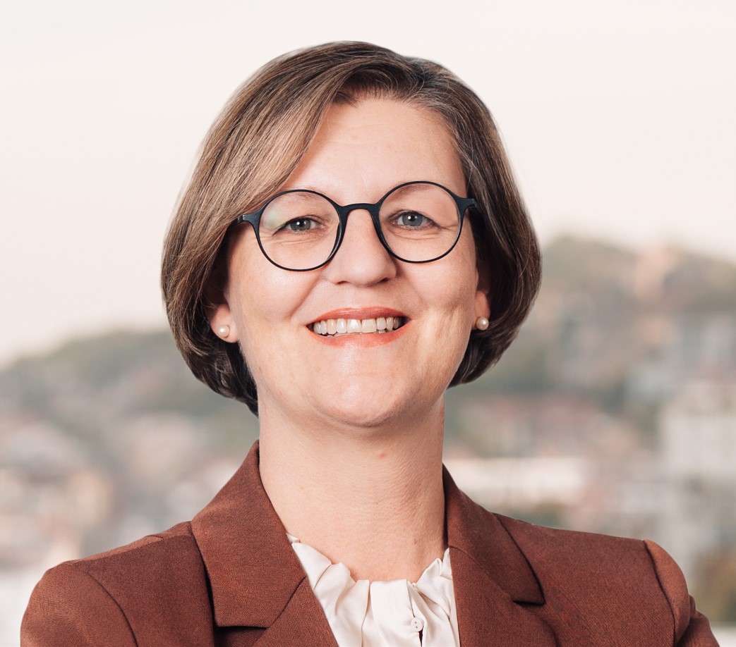 Frau Kathrin Degenhardt